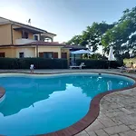 In Con Piscina Appartement