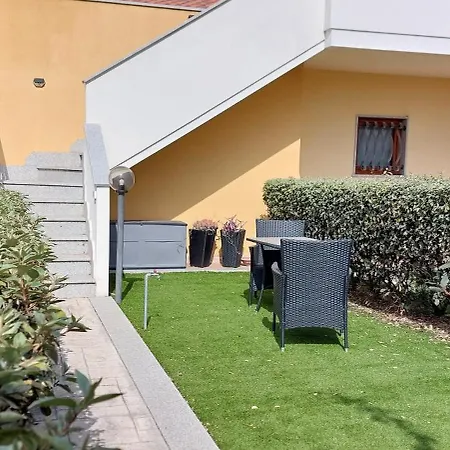 In Con Piscina Apartman *